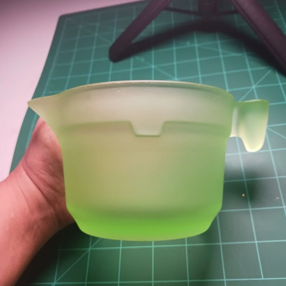 VTG US Glass Satin Green Uranium Slick Handle Reamer Measuring Pitcher